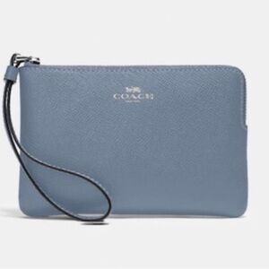NWOT Coach Light Blue Corner Wristlet